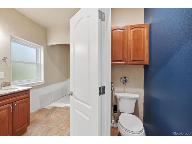 2057 S Ironton Ct, Aurora, CO 80014