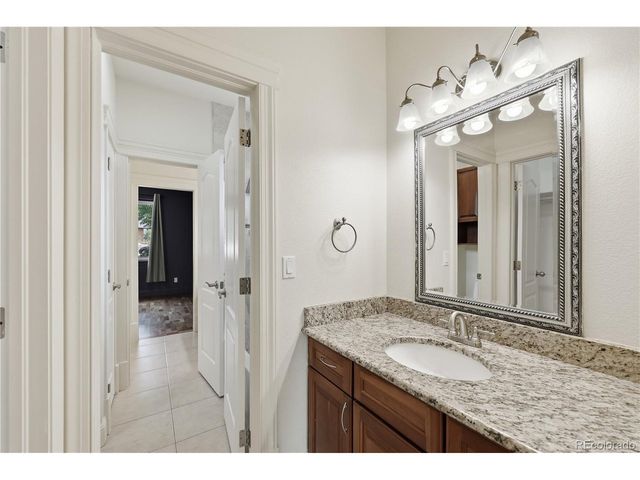 2057 S Ironton Ct, Aurora, CO 80014