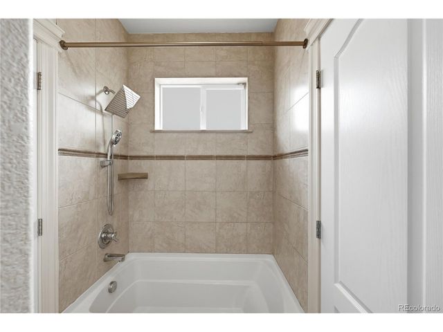 2057 S Ironton Ct, Aurora, CO 80014