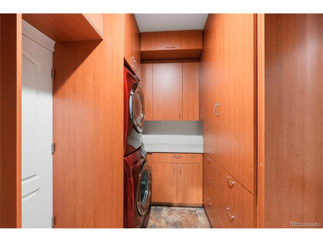 2057 S Ironton Ct, Aurora, CO 80014