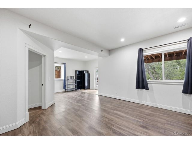 2057 S Ironton Ct, Aurora, CO 80014