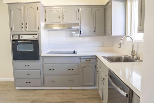 663 E Sample Avenue, Fresno, CA 93710