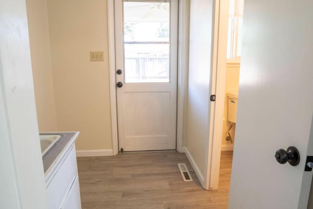 663 E Sample Avenue, Fresno, CA 93710