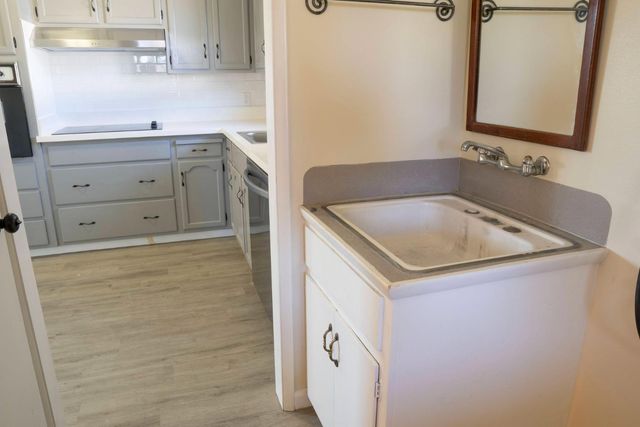 663 E Sample Avenue, Fresno, CA 93710