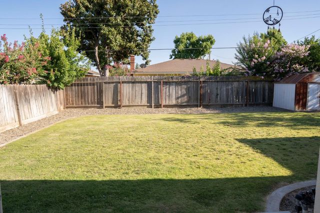 663 E Sample Avenue, Fresno, CA 93710
