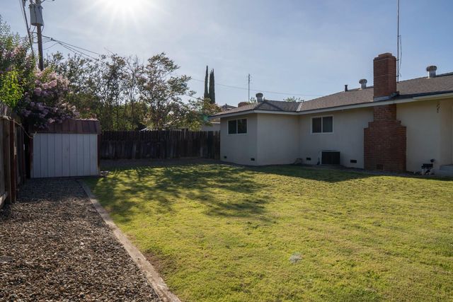 663 E Sample Avenue, Fresno, CA 93710