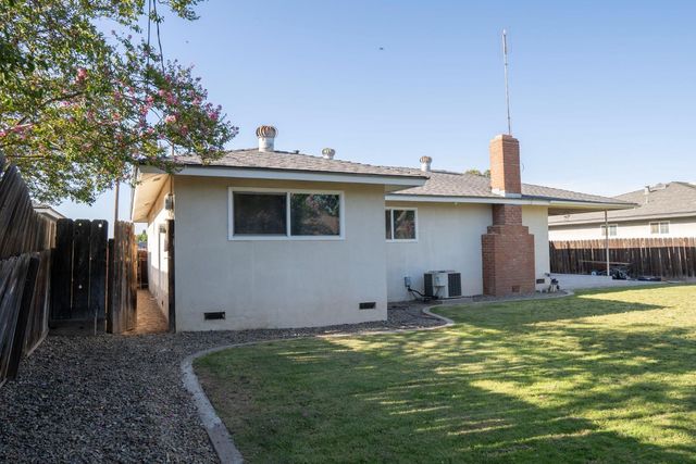 663 E Sample Avenue, Fresno, CA 93710