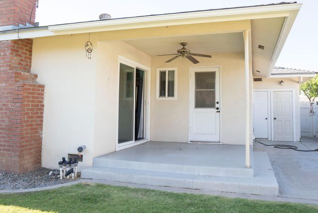663 E Sample Avenue, Fresno, CA 93710