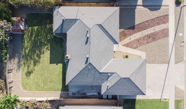 663 E Sample Avenue, Fresno, CA 93710