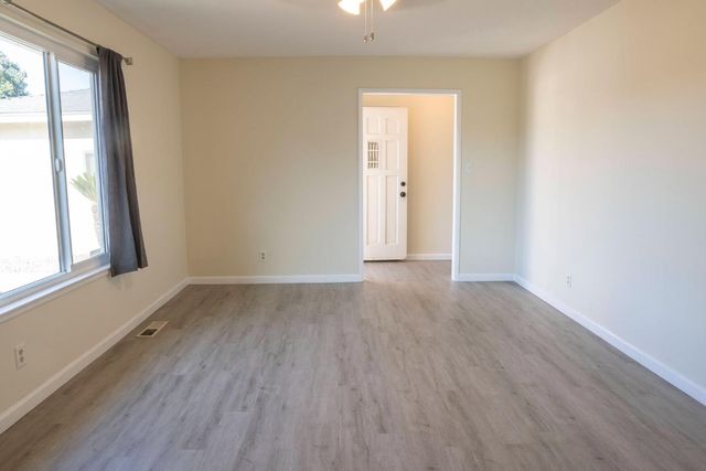 663 E Sample Avenue, Fresno, CA 93710