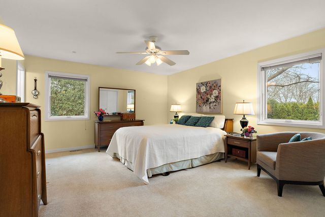 1107 W Francis Drive, Arlington Heights, IL 60005