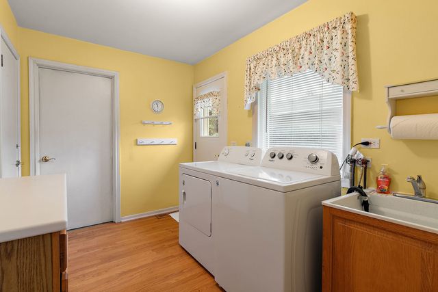 1107 W Francis Drive, Arlington Heights, IL 60005