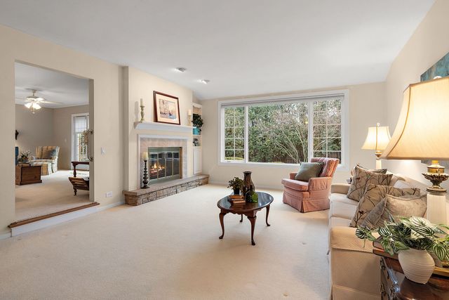 1107 W Francis Drive, Arlington Heights, IL 60005