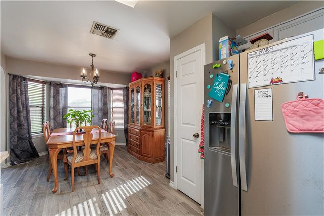 706 Saint Bernadine Dr, Corpus Christi, TX 78418