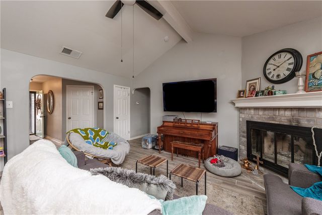 706 Saint Bernadine Dr, Corpus Christi, TX 78418