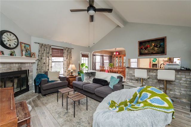 706 Saint Bernadine Dr, Corpus Christi, TX 78418