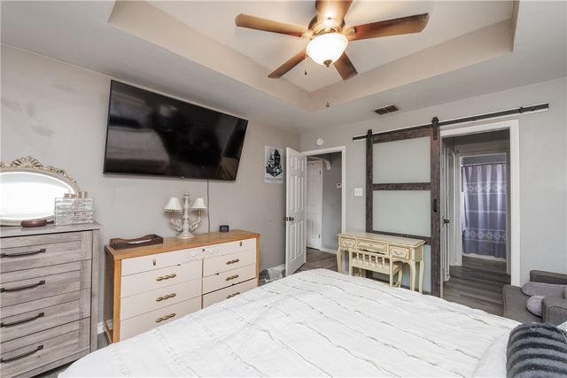 706 Saint Bernadine Dr, Corpus Christi, TX 78418