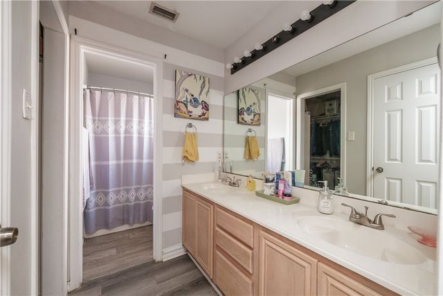 706 Saint Bernadine Dr, Corpus Christi, TX 78418