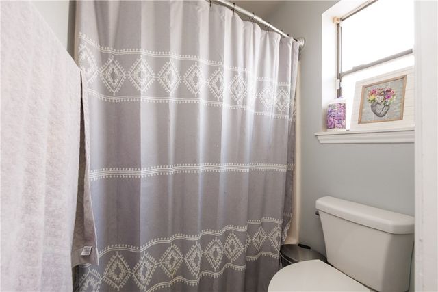 706 Saint Bernadine Dr, Corpus Christi, TX 78418