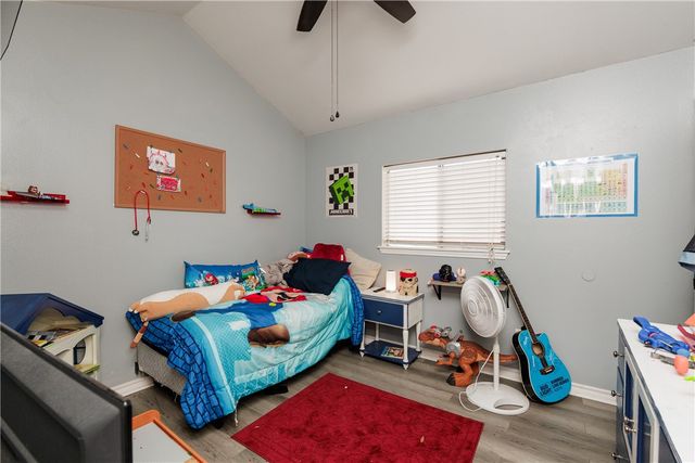 706 Saint Bernadine Dr, Corpus Christi, TX 78418