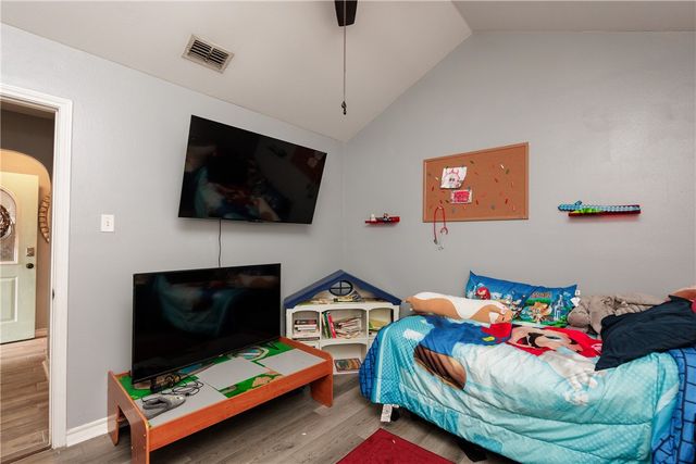 706 Saint Bernadine Dr, Corpus Christi, TX 78418