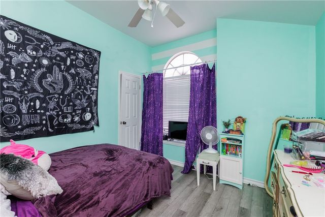 706 Saint Bernadine Dr, Corpus Christi, TX 78418