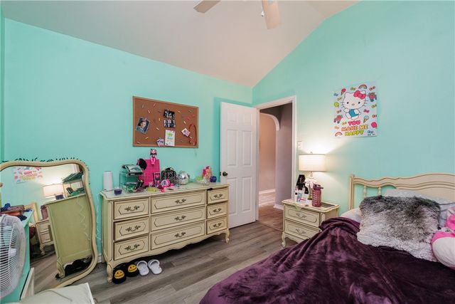 706 Saint Bernadine Dr, Corpus Christi, TX 78418