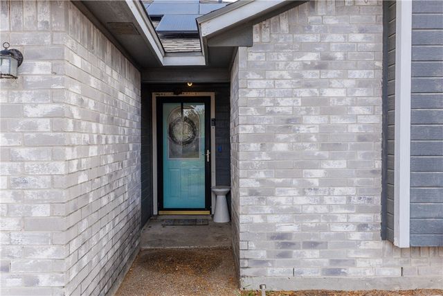 706 Saint Bernadine Dr, Corpus Christi, TX 78418