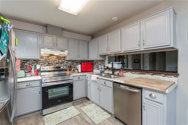 706 Saint Bernadine Dr, Corpus Christi, TX 78418