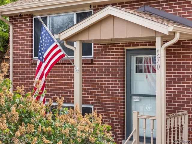 570 Vista Drive, Castle Rock, CO 80104