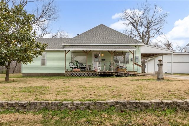 508 E Spruce Street, Rogers, AR 72756