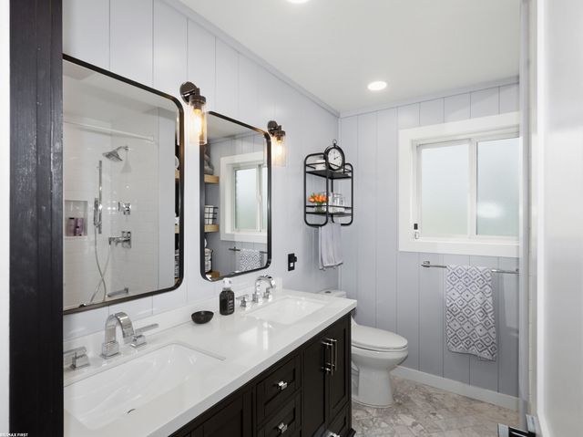 14337 Ivanhoe Street, Warren, MI 48088