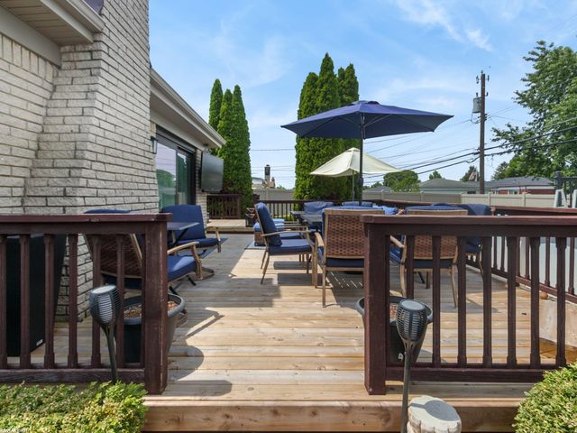 14337 Ivanhoe Street, Warren, MI 48088