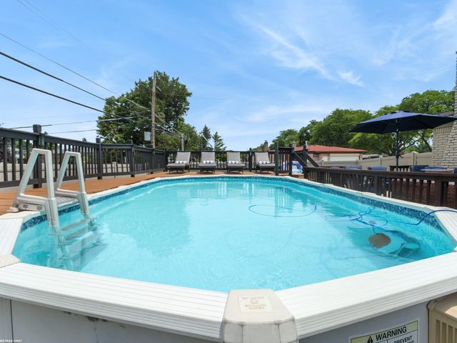 14337 Ivanhoe Street, Warren, MI 48088