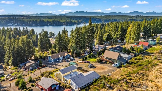 220 E Olympic Drive, Grapeview, WA 98546