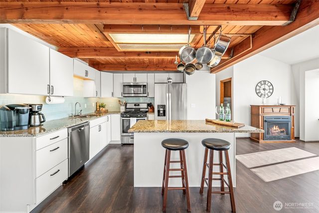 220 E Olympic Drive, Grapeview, WA 98546