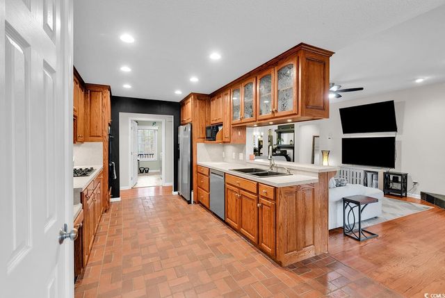 1870 Gray Oaks Dr., Conway, SC 29526