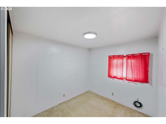 67624 SPINREEL Rd 34B, North Bend, OR 97459