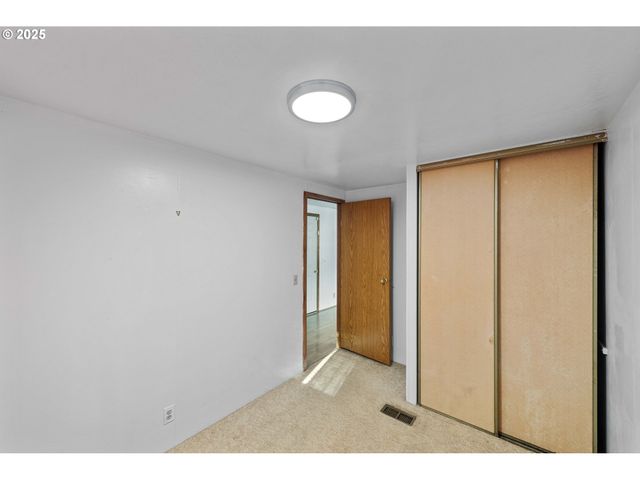 67624 SPINREEL Rd 34B, North Bend, OR 97459