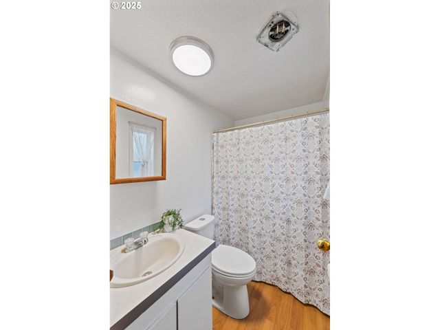 67624 SPINREEL Rd 34B, North Bend, OR 97459