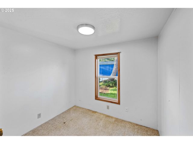 67624 SPINREEL Rd 34B, North Bend, OR 97459