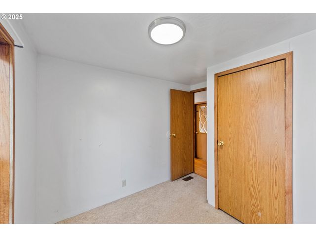 67624 SPINREEL Rd 34B, North Bend, OR 97459