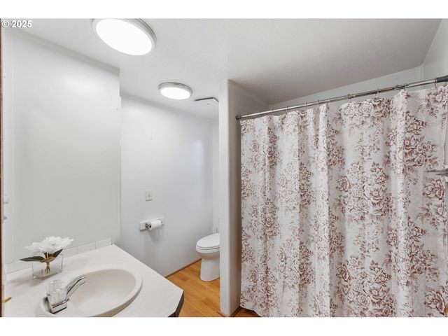 67624 SPINREEL Rd 34B, North Bend, OR 97459