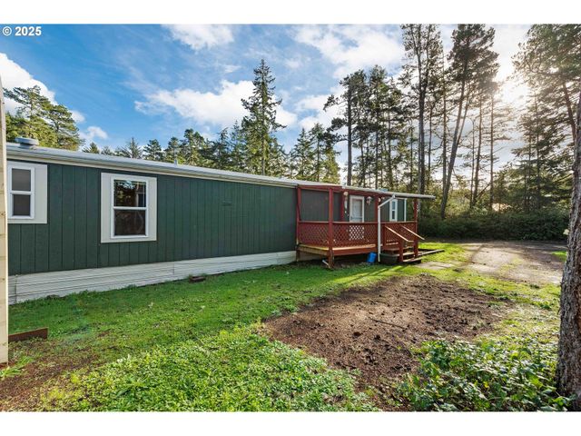 67624 SPINREEL Rd 34B, North Bend, OR 97459