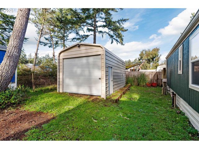 67624 SPINREEL Rd 34B, North Bend, OR 97459