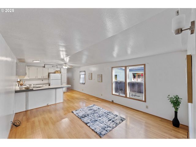 67624 SPINREEL Rd 34B, North Bend, OR 97459