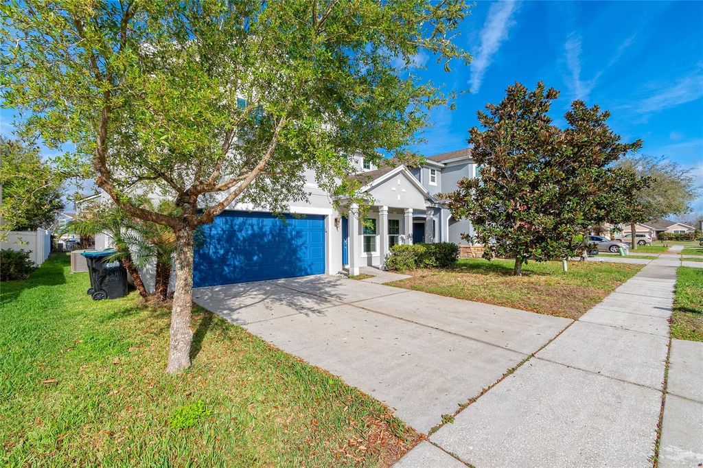 Image 2 of property listing at 1210 BASSANO WAY, Orlando, FL 32828