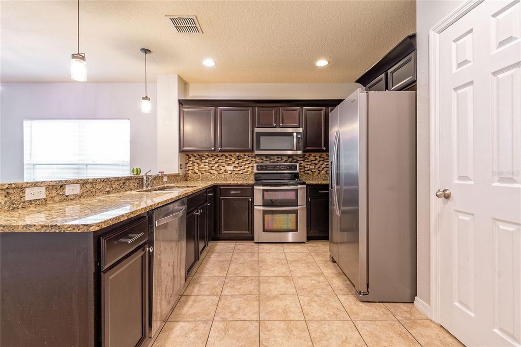 Image 11 of property listing at 1210 BASSANO WAY, Orlando, FL 32828