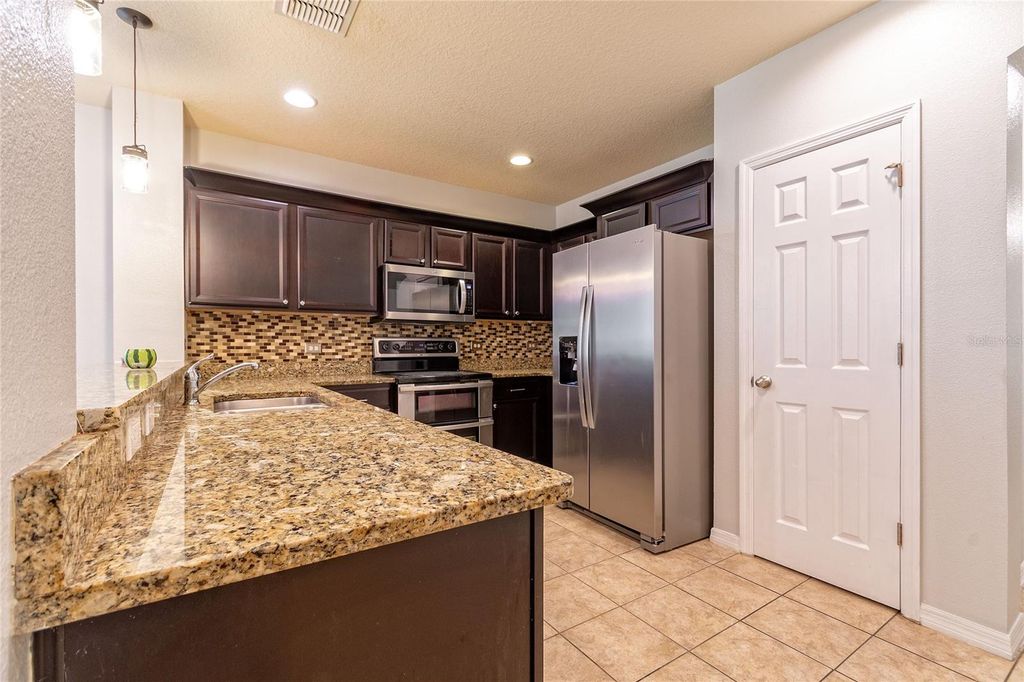 Image 12 of property listing at 1210 BASSANO WAY, Orlando, FL 32828