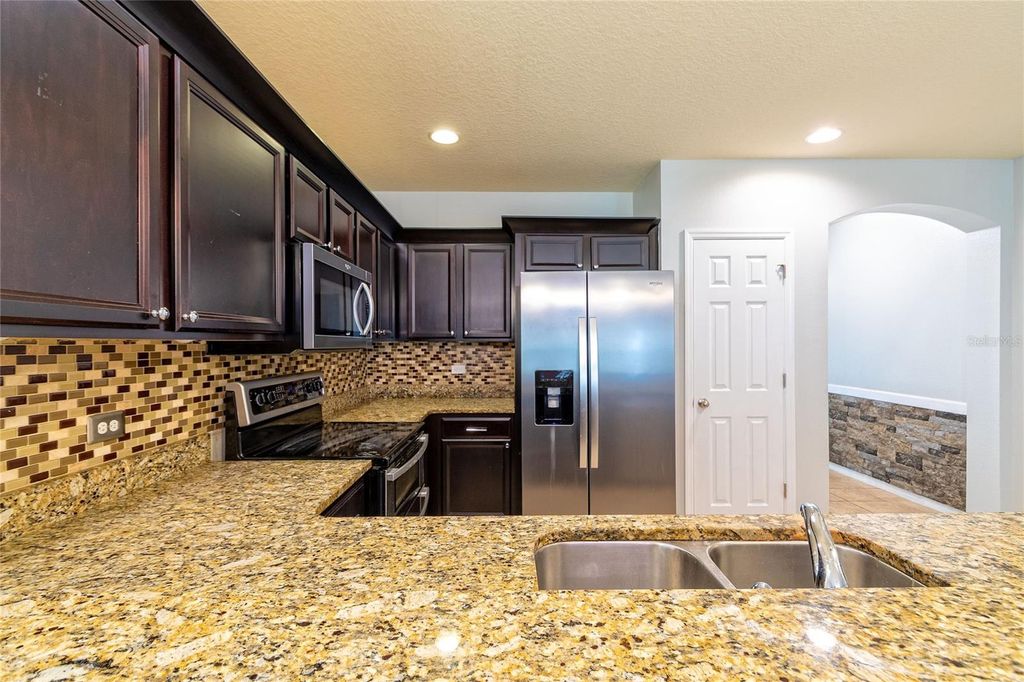 Image 14 of property listing at 1210 BASSANO WAY, Orlando, FL 32828
